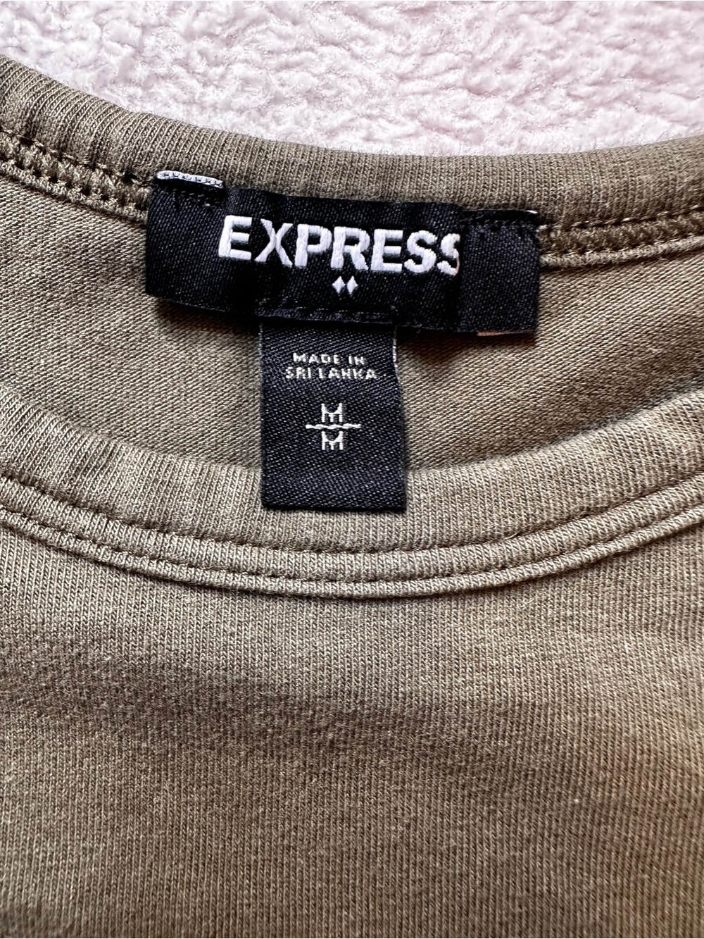 Express High Neck Cropped Tank - Picture 3 of 4